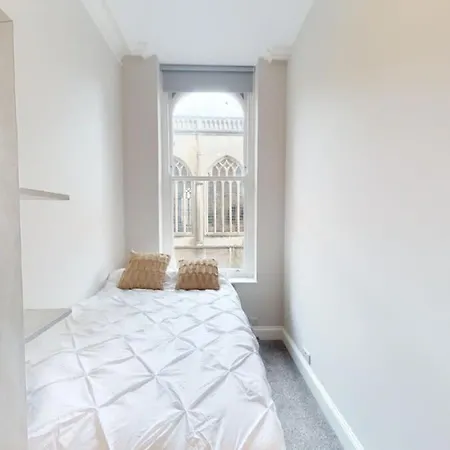 St Nicholas 6 Beds Flat Apartment