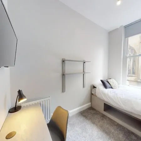 St Nicholas 6 Beds Flat * Bristol